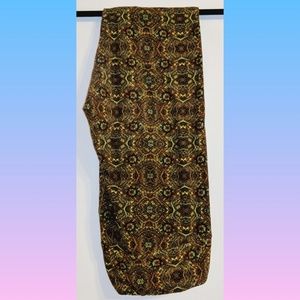 LulaRoe Tall & Curvy Leggings